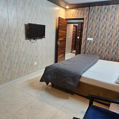 Hotel Mussoorie Gold Mary מראה חיצוני תמונה